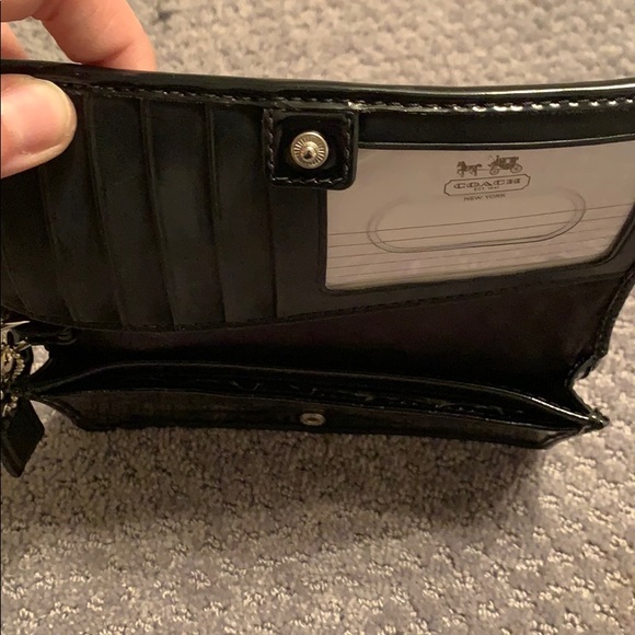 Coach wristlet - Picture 3 of 3